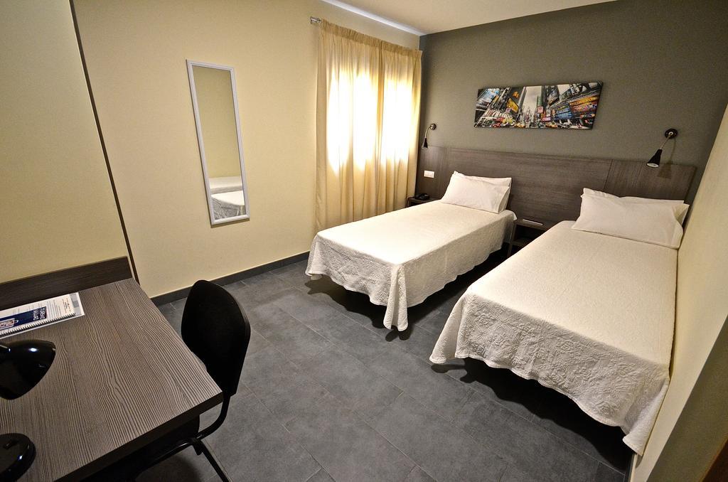 Hotel Puerto Canteras Лас-Пальмас-де-Гран-Канария Номер фото